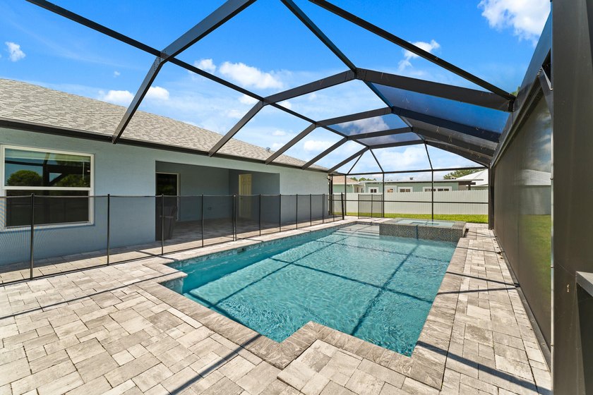 Newer construction without the wait! This 2022 build is move in - photo 30