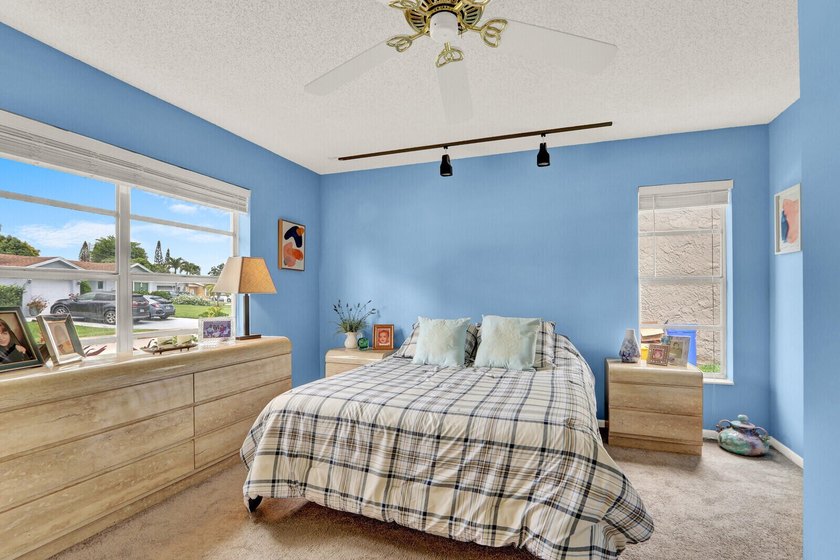Excellent opportunity to own this 2 bed, 2 bath home close to - photo 30