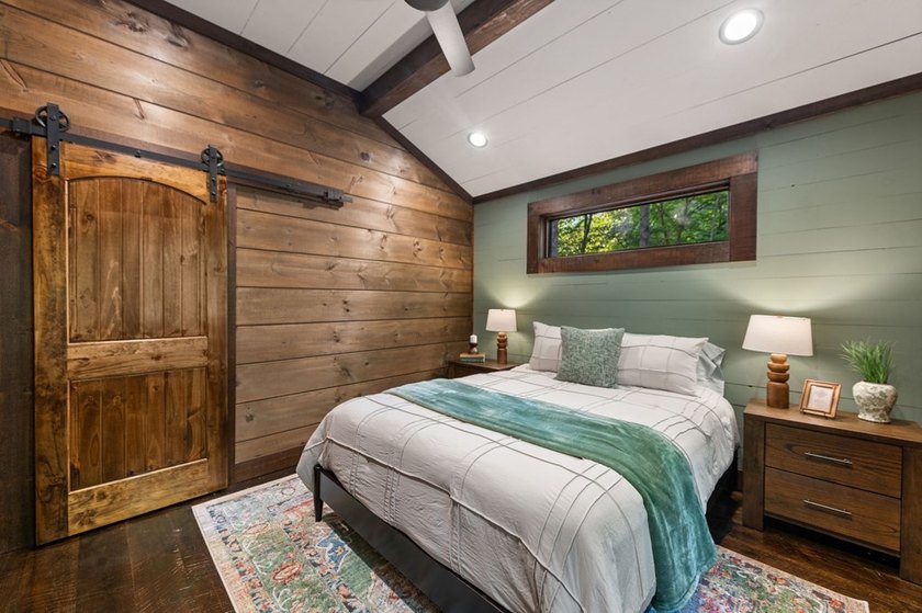 The Ultimate Creekfront Cabin Experience ~ Wake up to the sound - photo 32