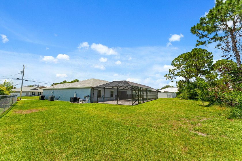 Newer construction without the wait! This 2022 build is move in - photo 33
