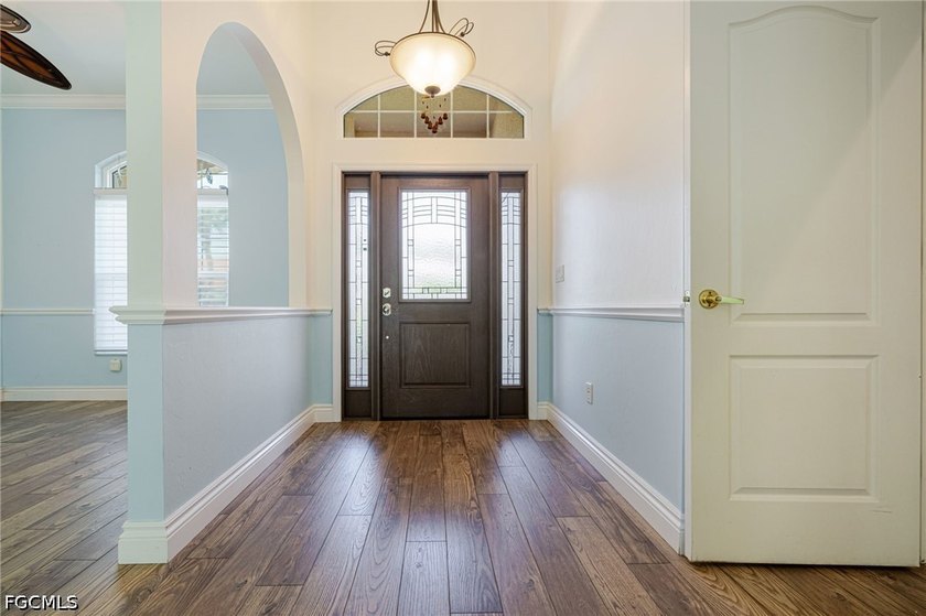Beautifully updated 4-bedroom, 3-bath pool home with a 3-car - photo 3