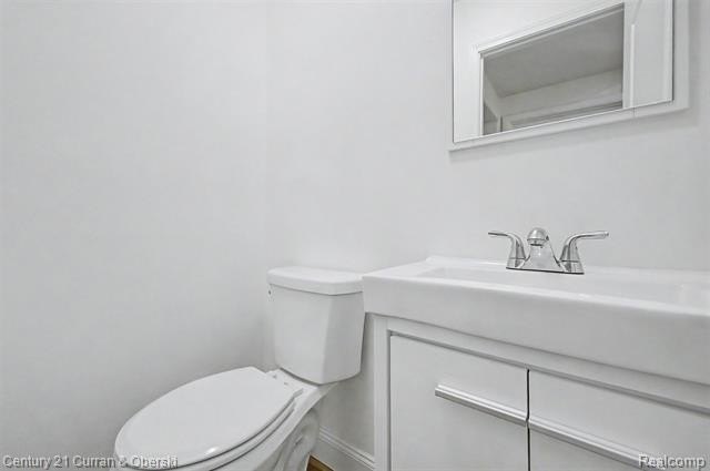Welcome home to this beautiful 4 bedroom, 1.5 bathroom, 2-story - photo 19