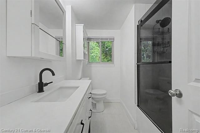 Welcome home to this beautiful 4 bedroom, 1.5 bathroom, 2-story - photo 22