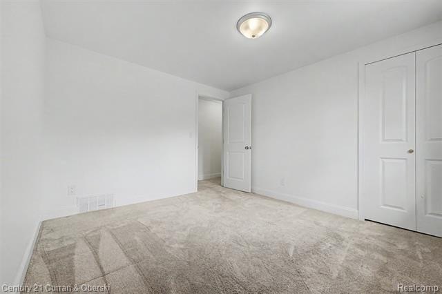 Welcome home to this beautiful 4 bedroom, 1.5 bathroom, 2-story - photo 29