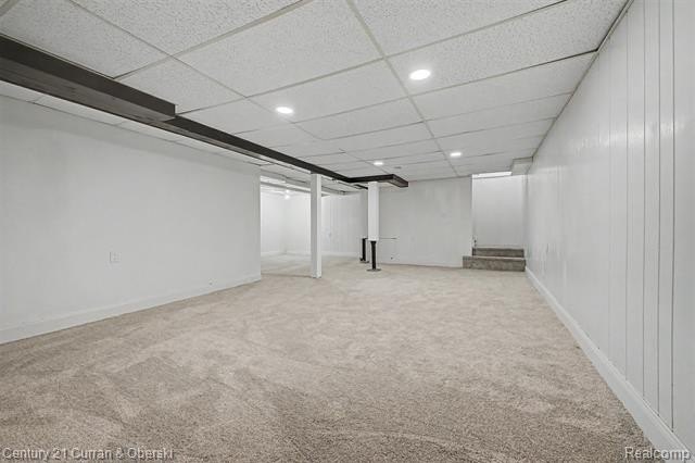 Welcome home to this beautiful 4 bedroom, 1.5 bathroom, 2-story - photo 31