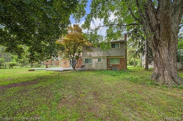 Welcome home to this beautiful 4 bedroom, 1.5 bathroom, 2-story - photo 35