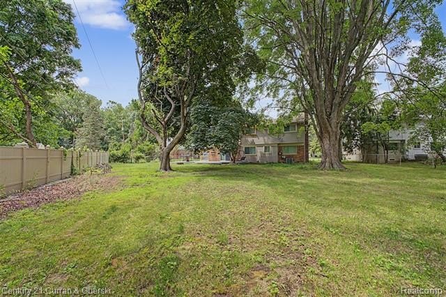 Welcome home to this beautiful 4 bedroom, 1.5 bathroom, 2-story - photo 36