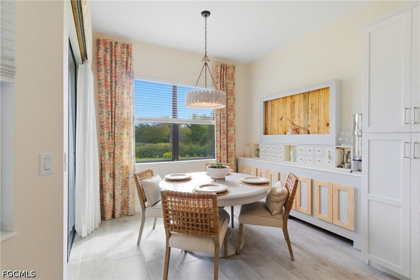Highly desirable and only Oakmont, single story 4-bedroom home - photo 8