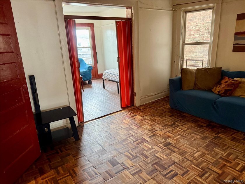 Your perfect opportunity to own a spacious, fully detached, 2 - photo 17