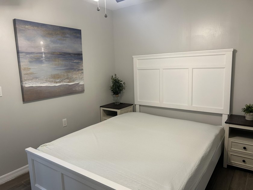 AMAZING INVESTMENT OPPORTUNITY! With 3 individual structures and - photo 20