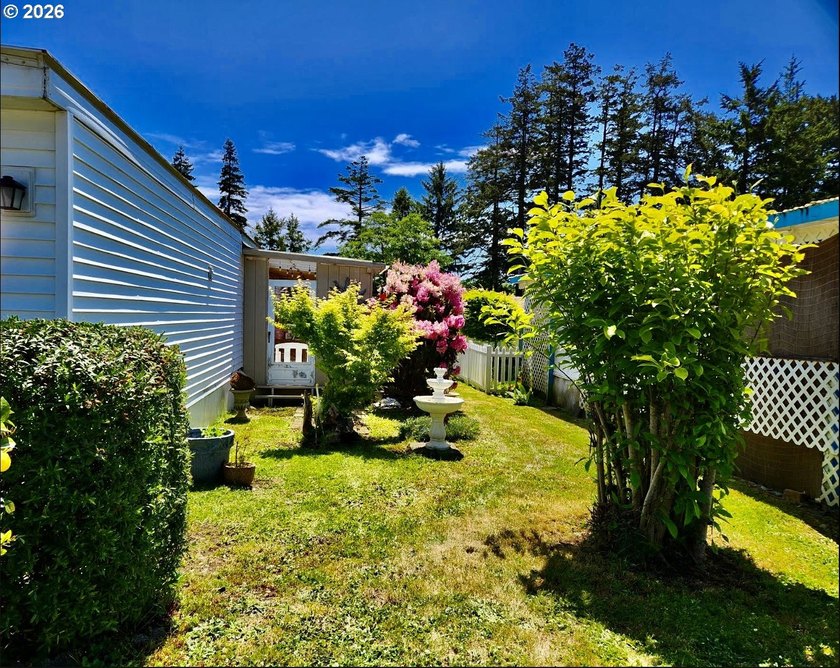 Welcome to this charming home, tucked into a peaceful community - photo 20