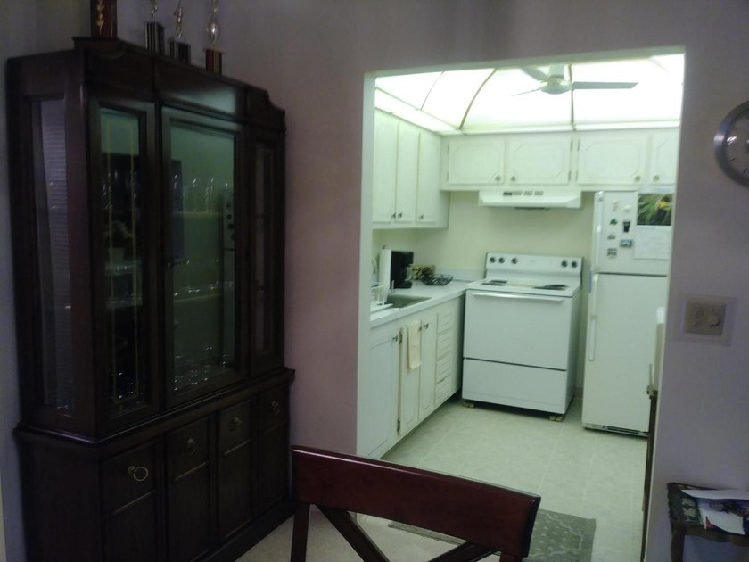 This unit facing South, always has a fresh breeze opening the - photo 16