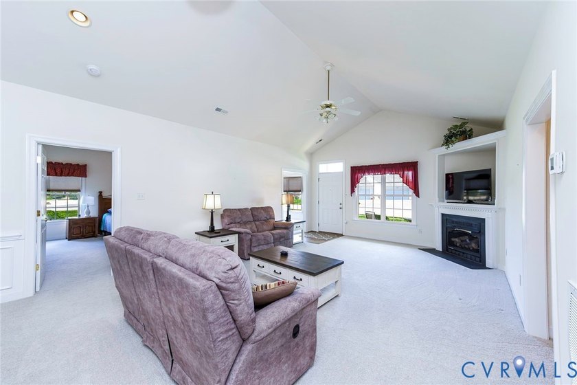 Welcome to easy, low-maintenance living in The Bluffs at Bell - photo 6