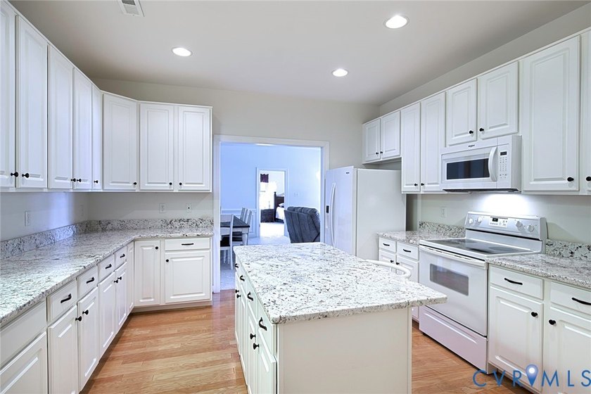 Welcome to easy, low-maintenance living in The Bluffs at Bell - photo 10