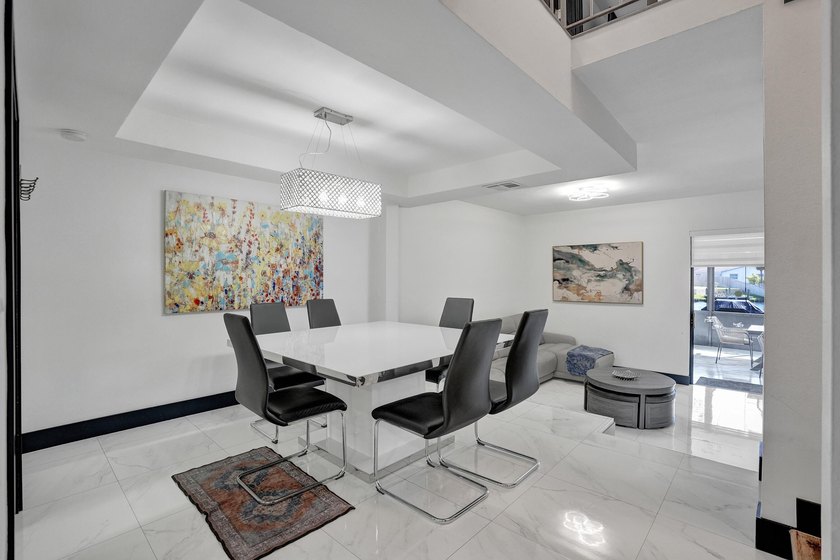 Beautifully updated 3-bedroom, 2.5-bath townhouse in a highly - photo 9