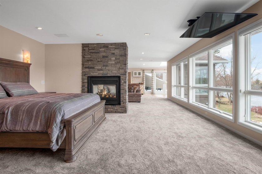 Waterfront Dream House on Wisconsin River! This stunning - photo 26
