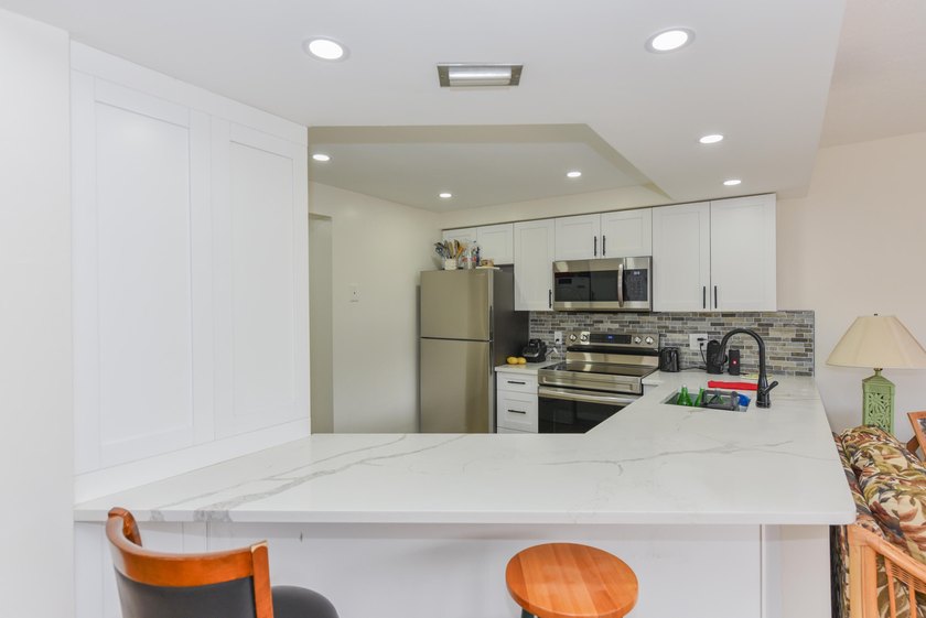Welcome to your next smart move - a fully remodeled coastal - photo 7