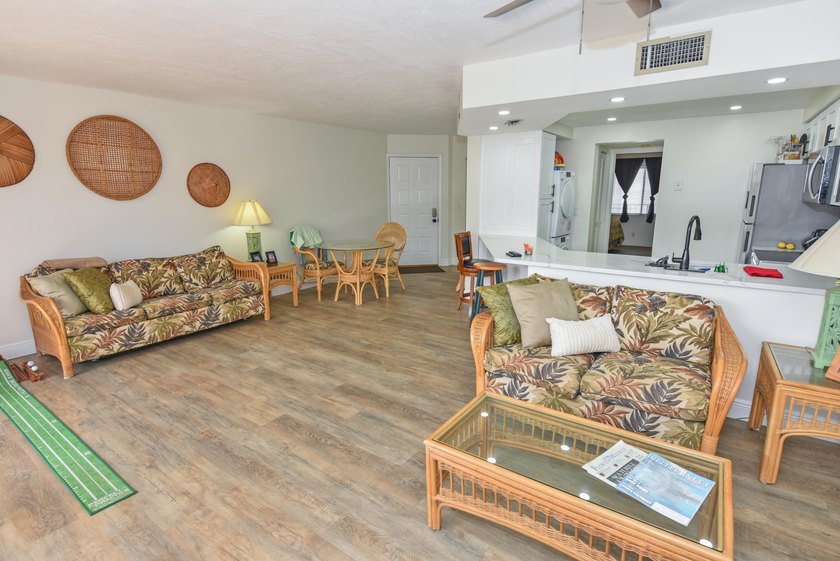 Welcome to your next smart move - a fully remodeled coastal - photo 9