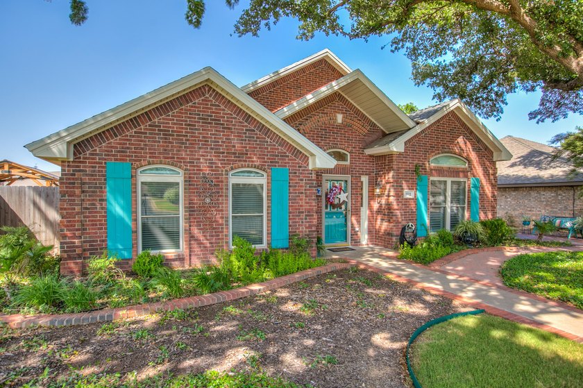 Located at 5511 Fairway Drive in Bentwood Country Club, San - photo 32