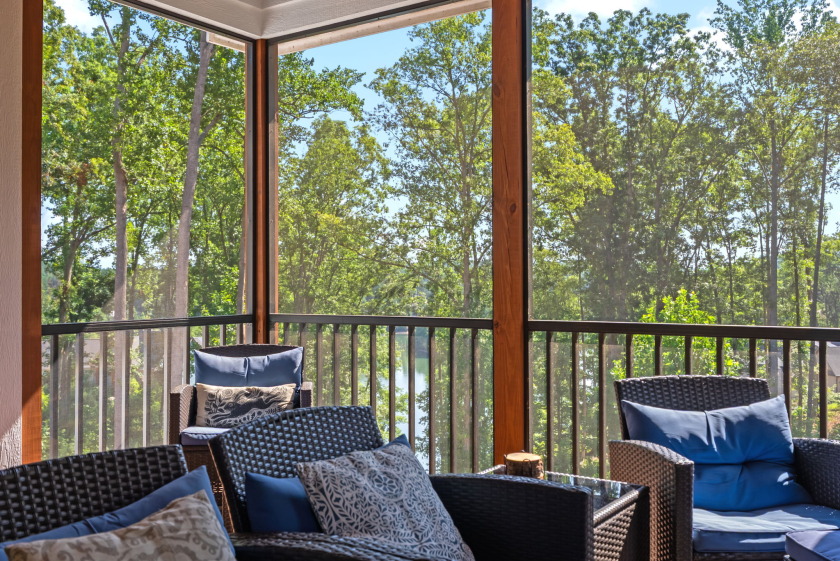 Like New, Lake Views, Deep Water Boat Slip in a Gated Community - photo 9