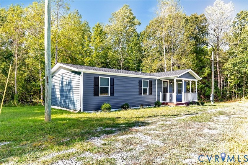 Welcome to 931 Light Street in Heathsville-a completely - photo 2