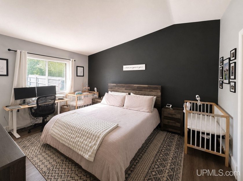 Welcome home to this beautifully maintained, move-in ready ranch - photo 6