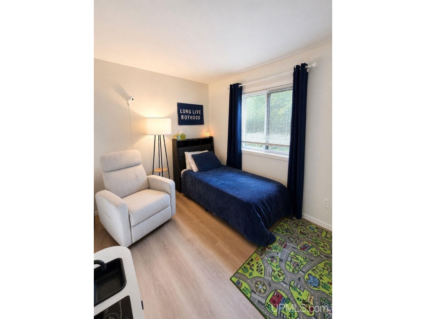 Welcome home to this beautifully maintained, move-in ready ranch - photo 9