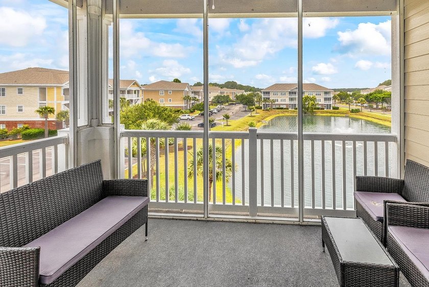 Top-floor 2-bedroom, 2-bath condo in The Havens at Barefoot - photo 4