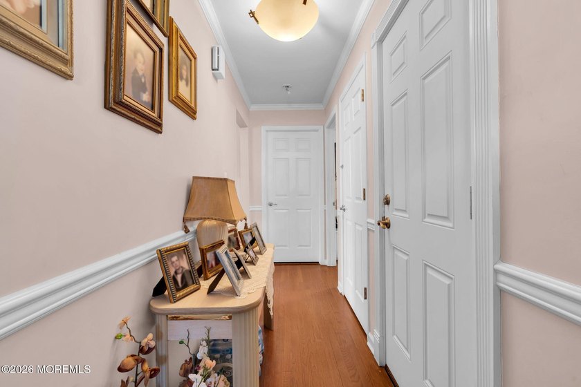 BACK ON THE MARKET! Available immediately and easy to show. This - photo 4