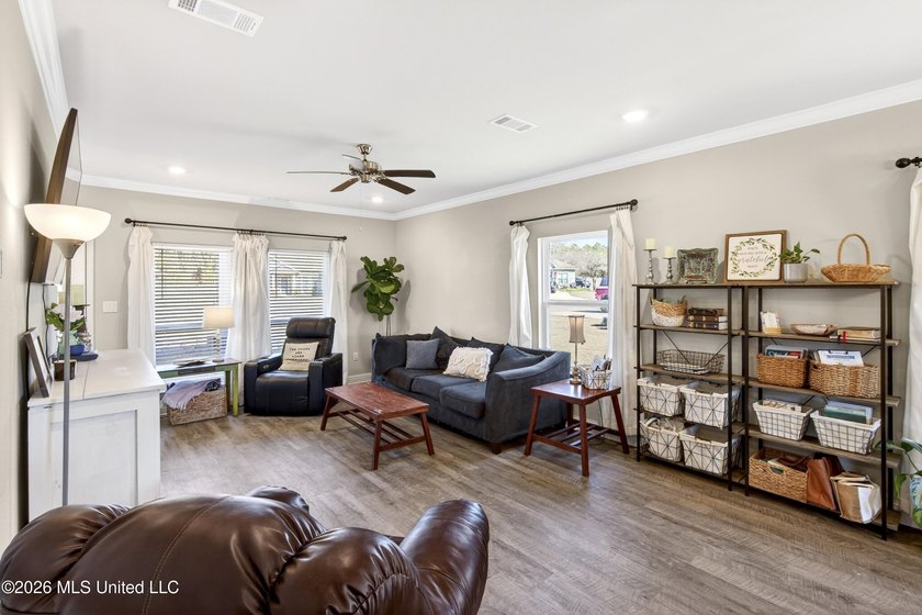 Beautiful Home in Coveted Woolmarket! Located in the highly - photo 13