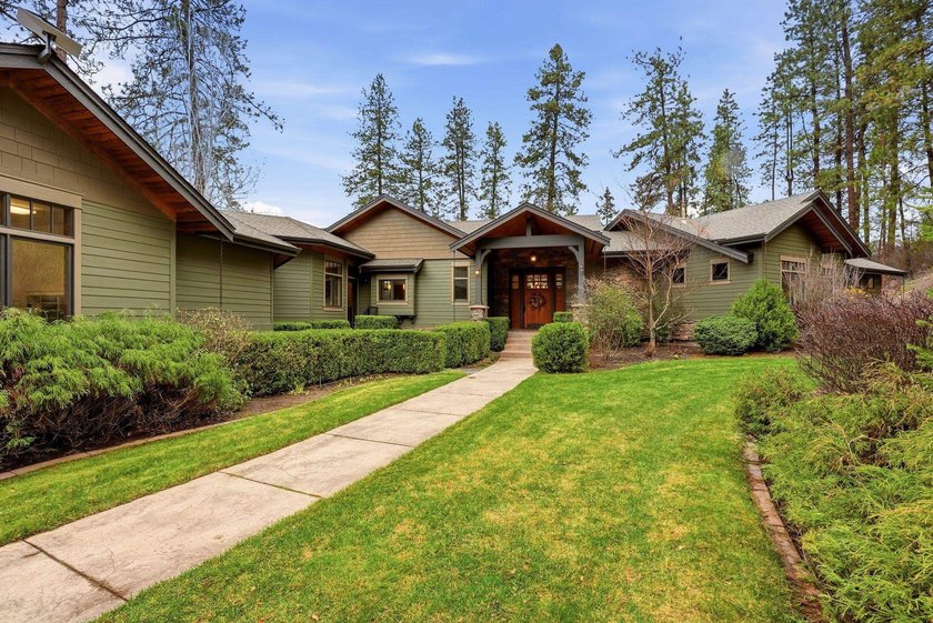 One of a kind 6-bedroom, 4-bathroom centrally located Spokane - photo 4