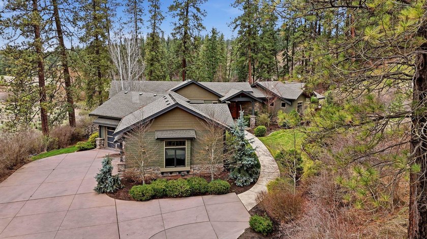 One of a kind 6-bedroom, 4-bathroom centrally located Spokane - photo 5