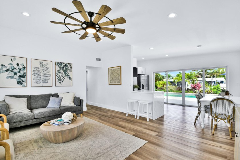 Enjoy the ultimate waterfront lifestyle in this exceptional - photo 4