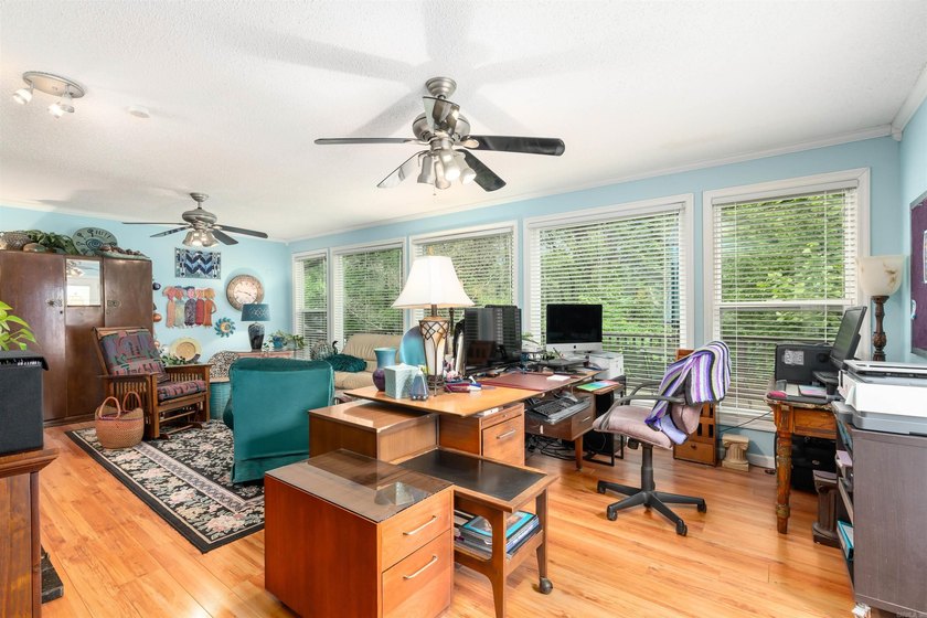Discover the perfect blend of Comfort and Potential in this - photo 9