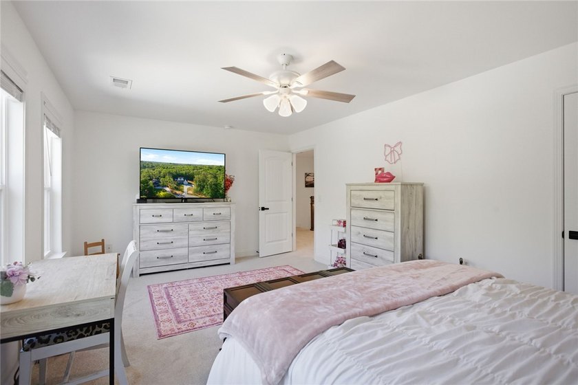 Welcome to your absolute dream home at 525 Sixteenth Cir - photo 22