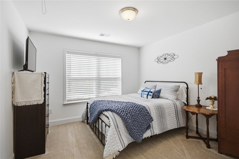 Welcome to your absolute dream home at 525 Sixteenth Cir - photo 25