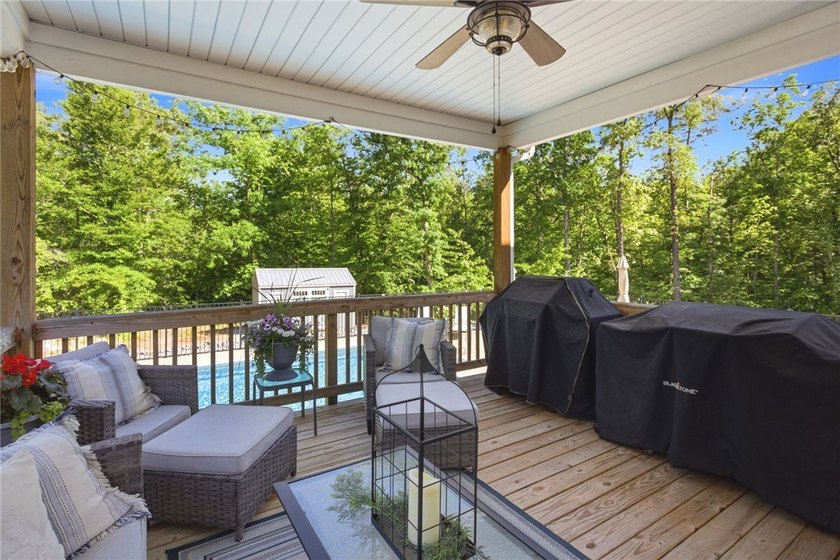 Welcome to your absolute dream home at 525 Sixteenth Cir - photo 29