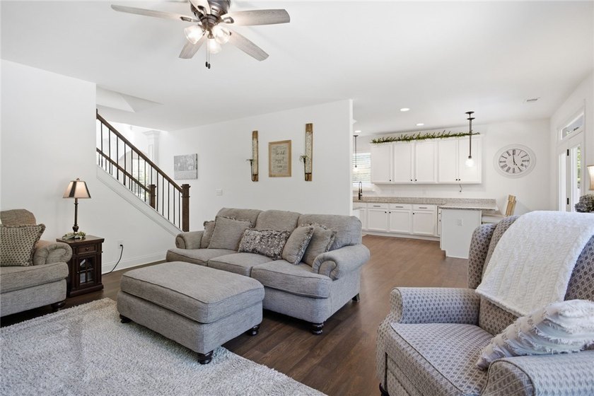 Welcome to your absolute dream home at 525 Sixteenth Cir - photo 38