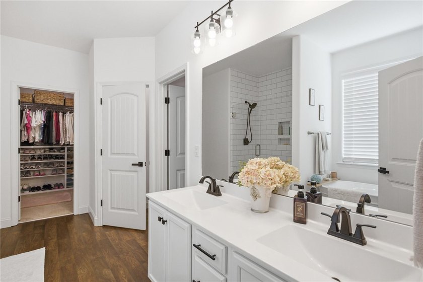 Welcome to your absolute dream home at 525 Sixteenth Cir - photo 42