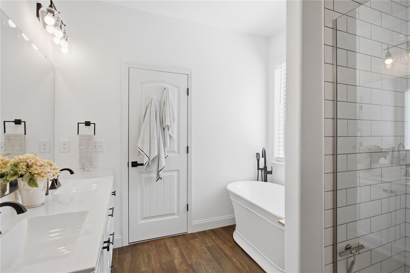 Welcome to your absolute dream home at 525 Sixteenth Cir - photo 44