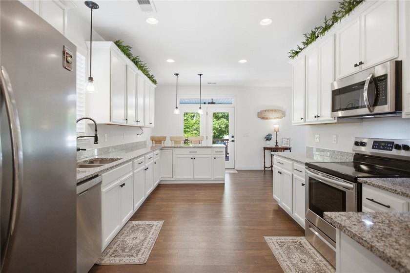 Welcome to your absolute dream home at 525 Sixteenth Cir - photo 48