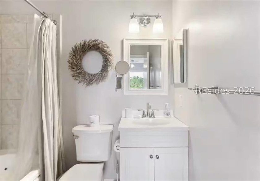 Beautifully updated, fully furnished 2-bedroom, 2-bath end-unit - photo 12