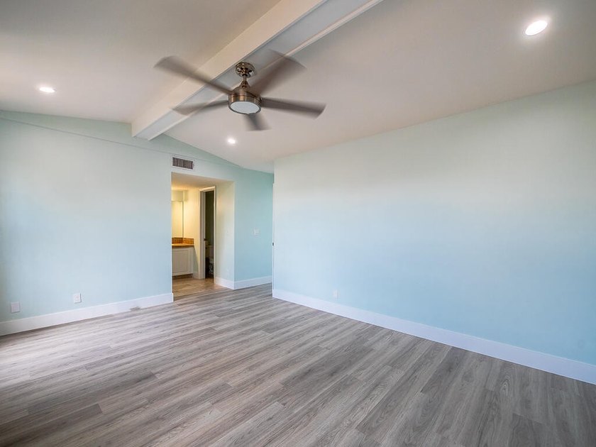 Experience luxury in waterfront Bay Reach, a gated community - photo 16