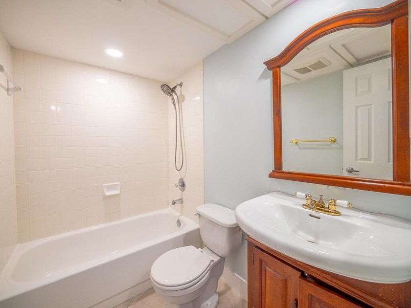 Experience luxury in waterfront Bay Reach, a gated community - photo 21