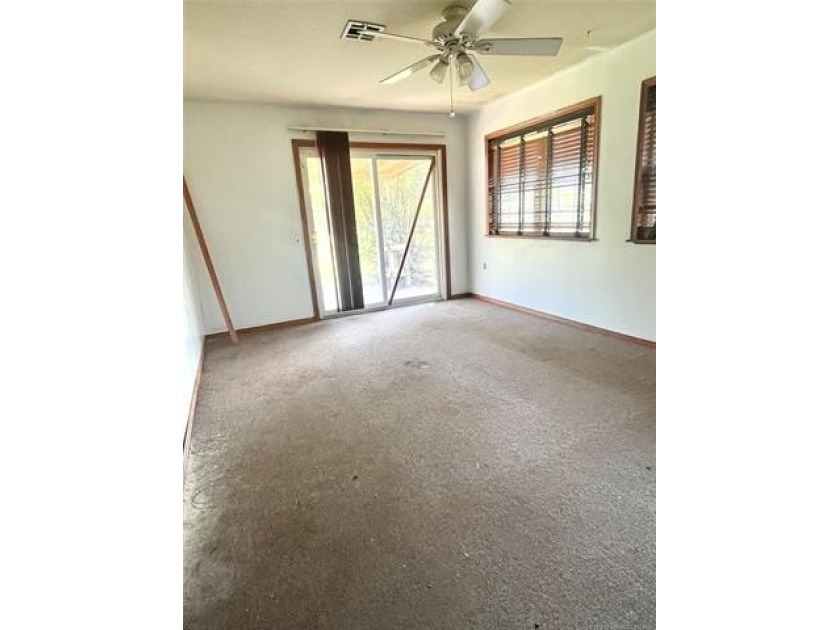 With some TLC this home could have it all! Located in Arrowhead - photo 8