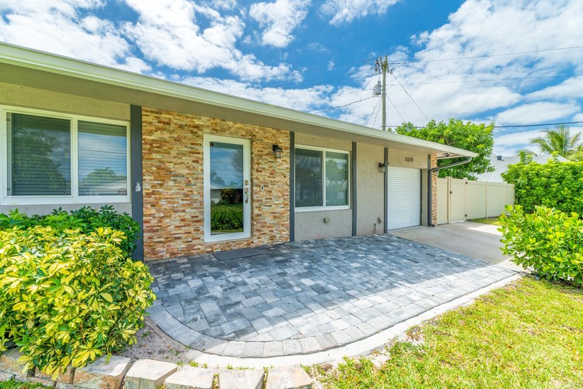 Welcome to this charming 3-bedroom, 2-bathroom single-story - photo 10