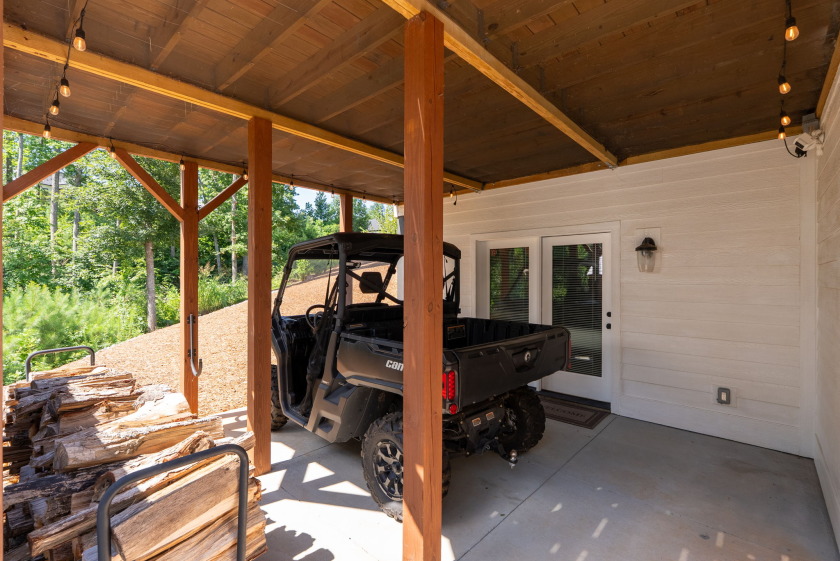 Like New, Lake Views, Deep Water Boat Slip in a Gated Community - photo 28