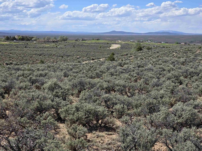Welcome to Vista Linda Subdivision, where wide open spaces are - photo 2