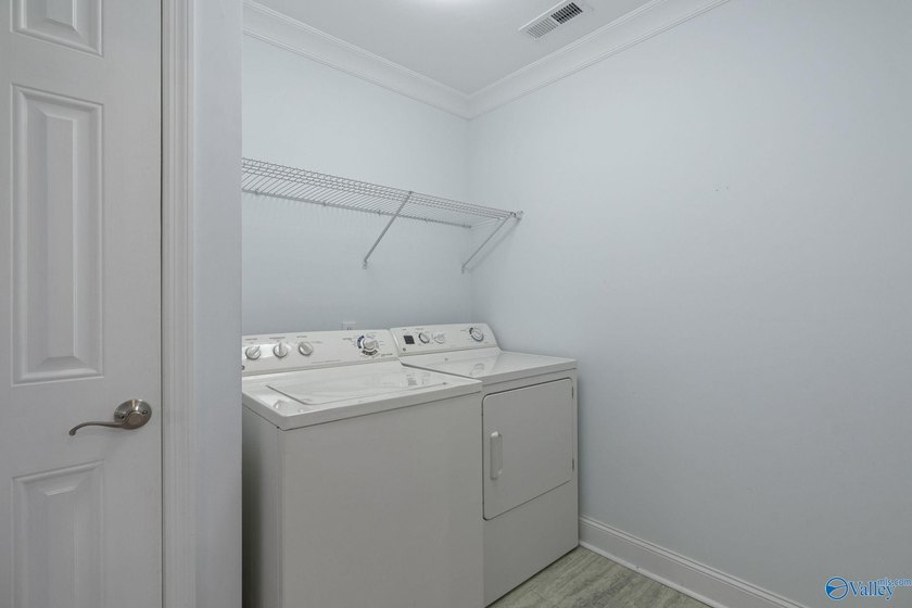 Welcome home to one of Blossomwood's favorite neighborhoods! - photo 23