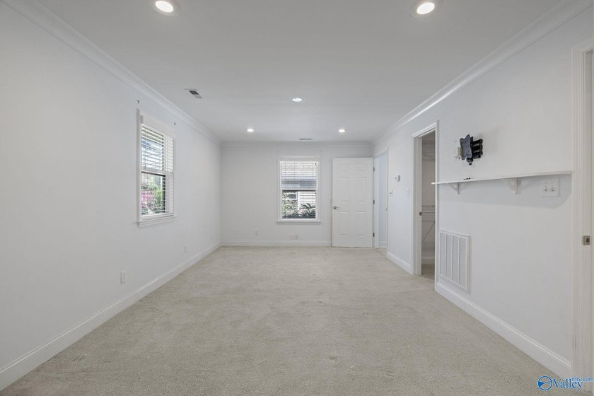 Welcome home to one of Blossomwood's favorite neighborhoods! - photo 26